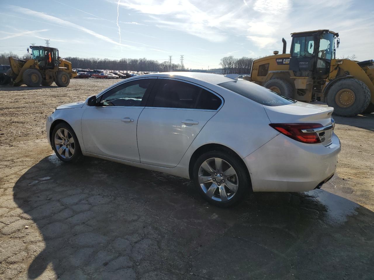2016 Buick Regal - Image 2