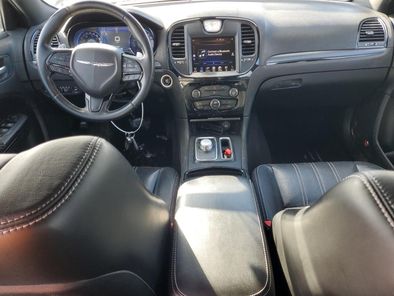 2016 Chrysler 300 - Image 8