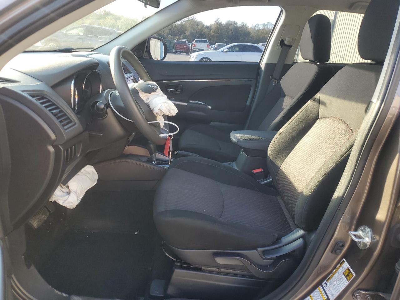 2018 Mitsubishi Outlander - Image 7