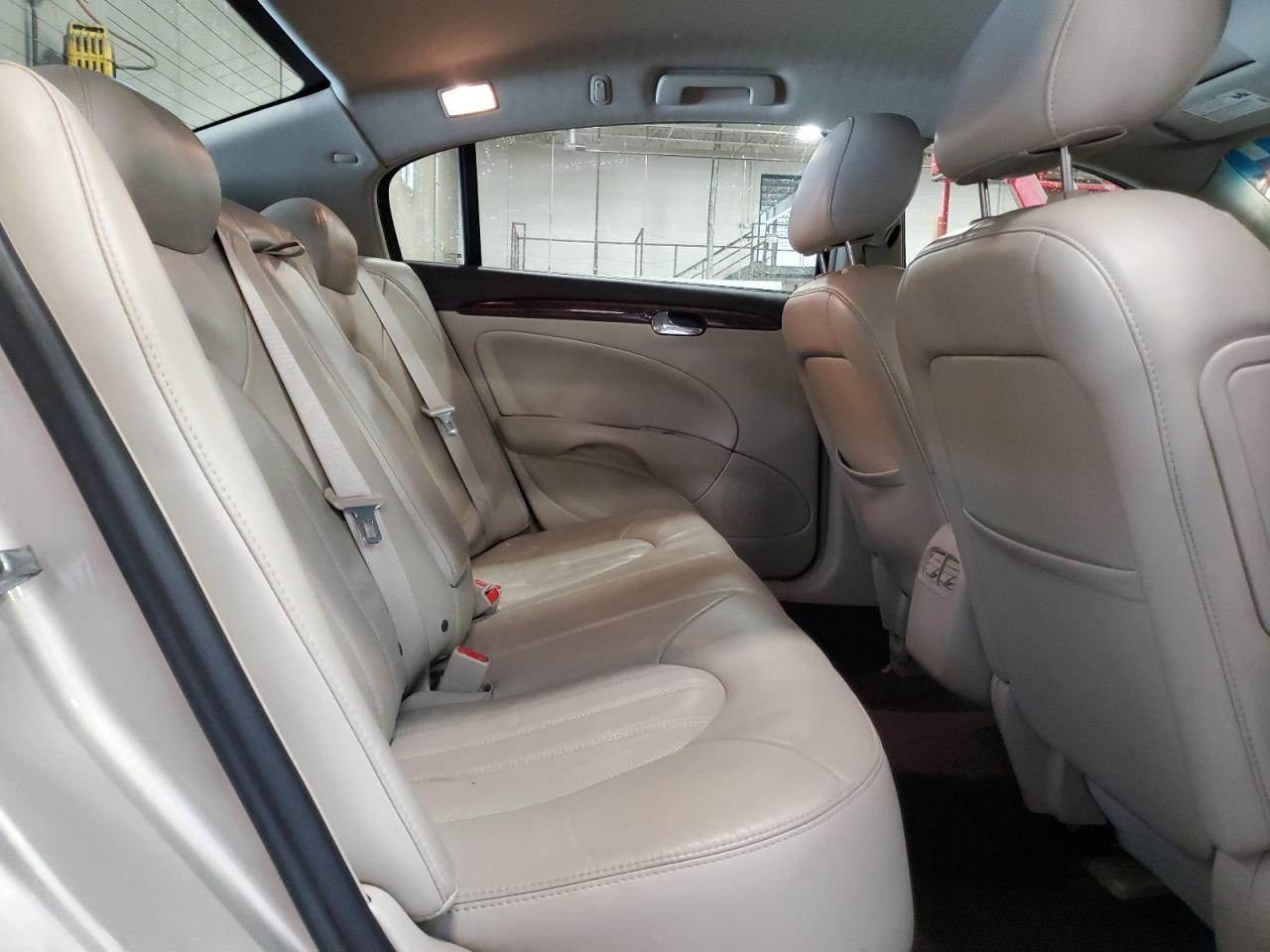 2009 Buick Lucerne - Image 10
