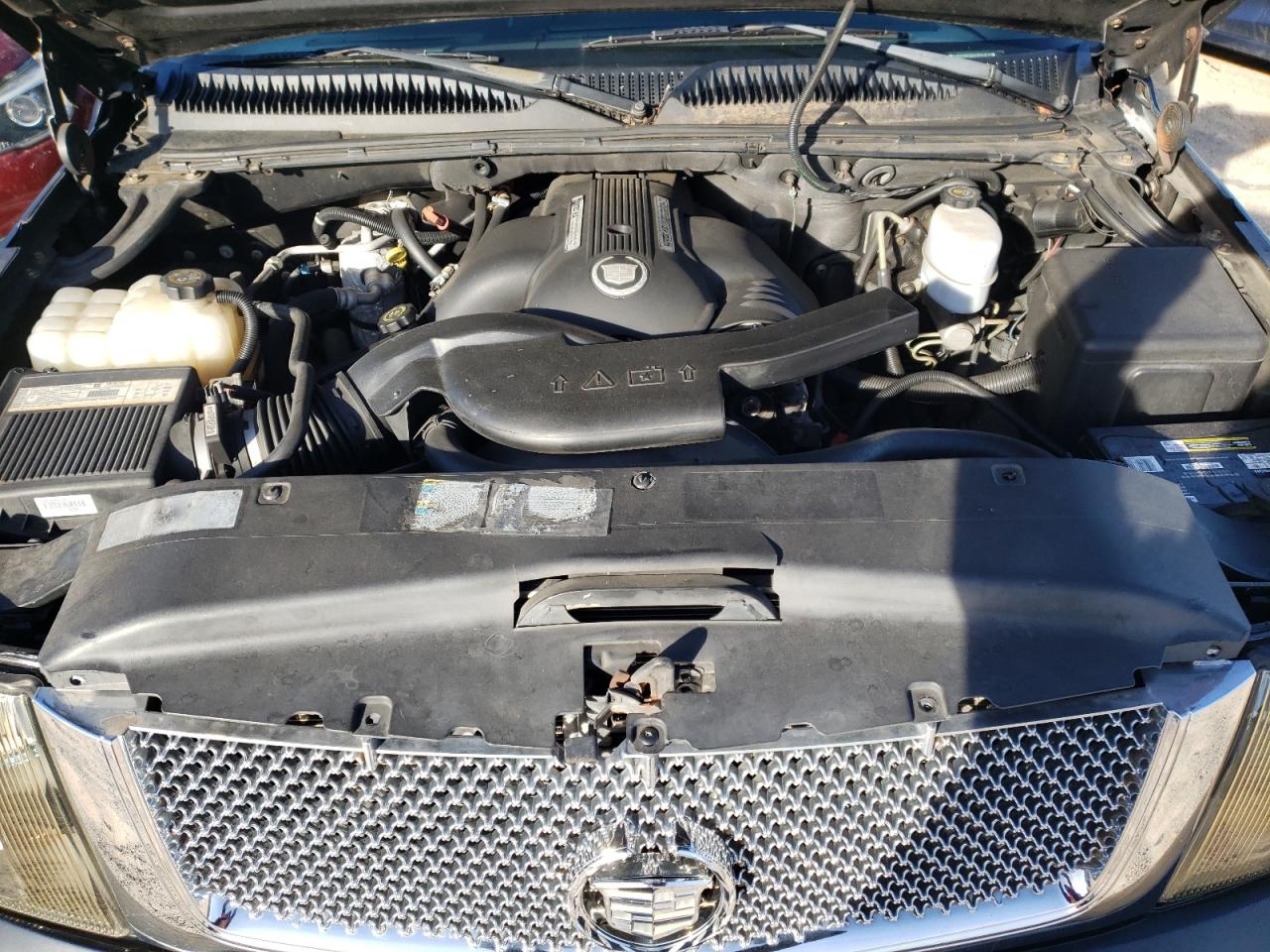 2002 Cadillac Escalade - Image 12