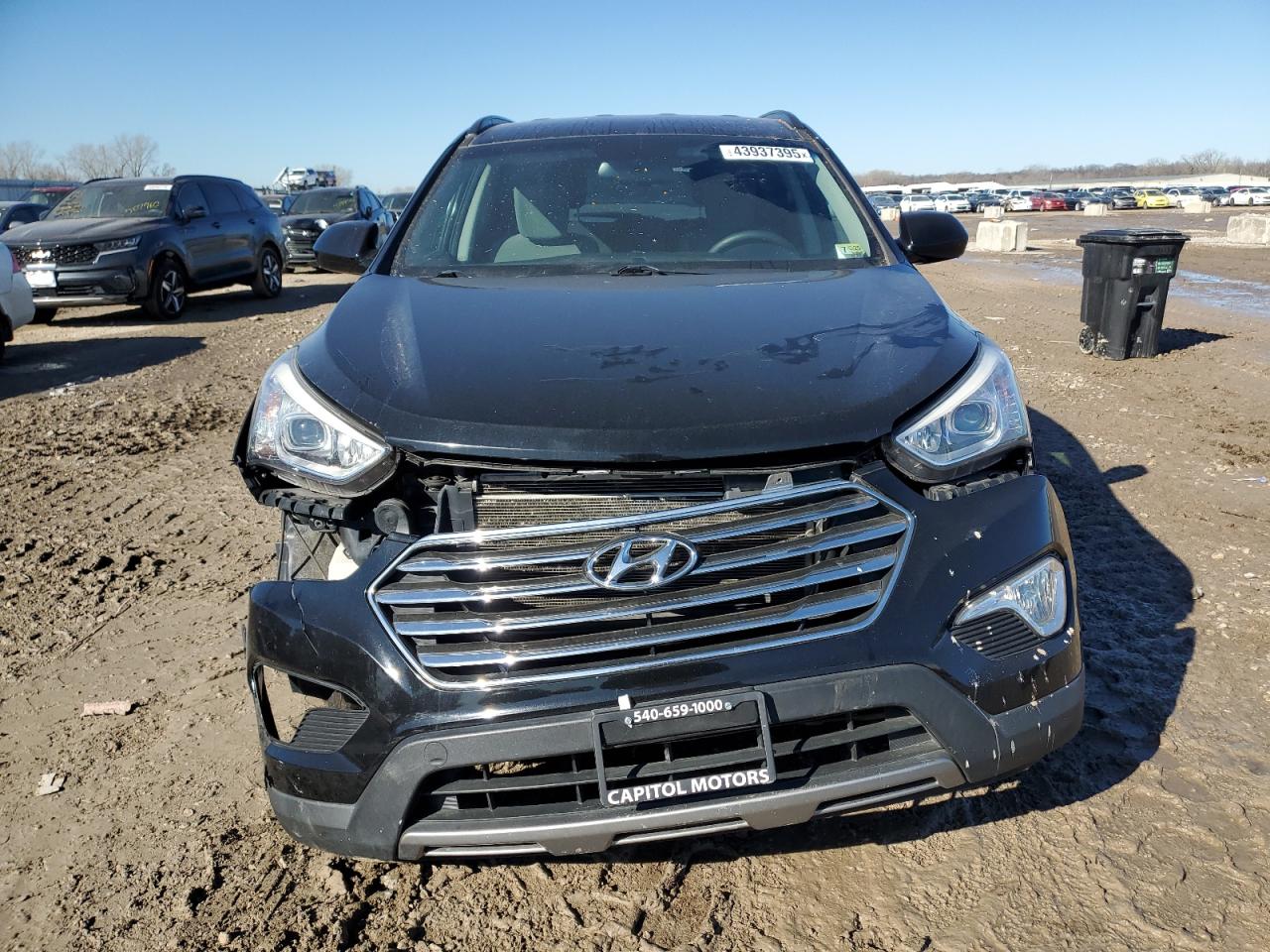 2016 Hyundai Santa Fe - Image 5