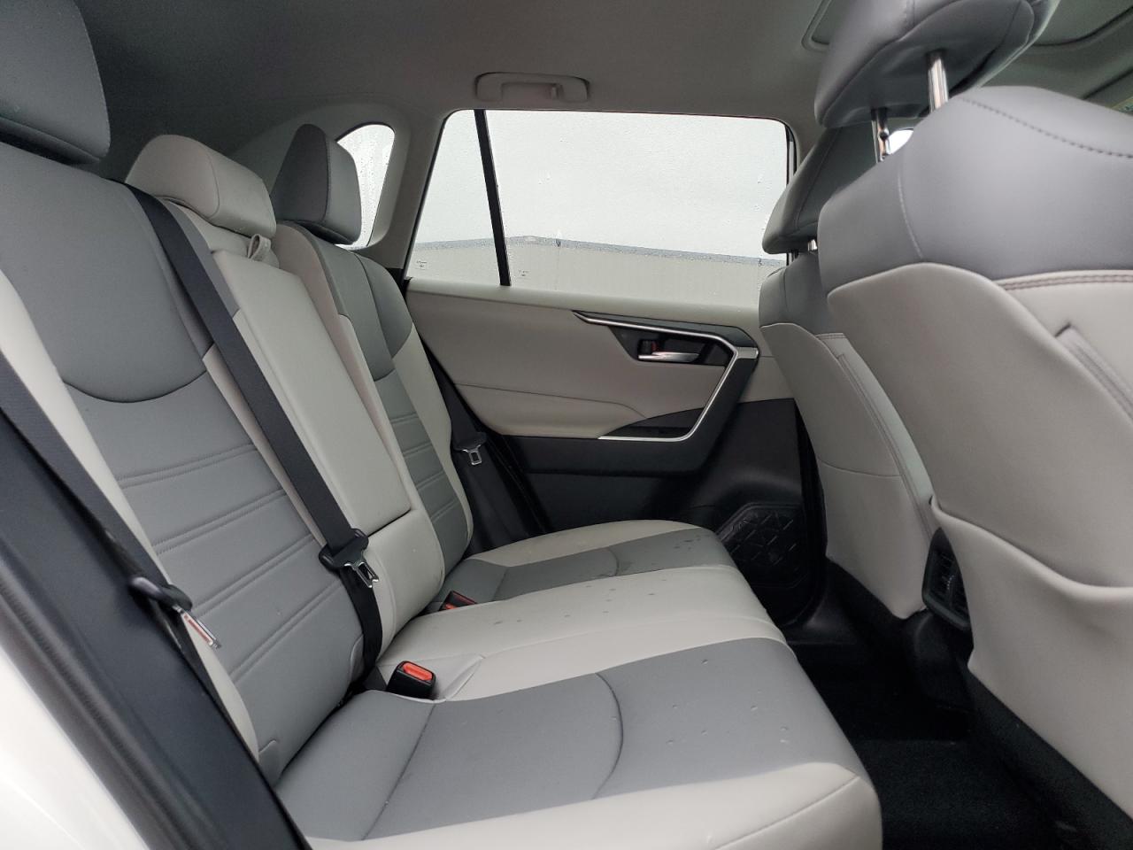 2019 Toyota RAV 4 - Image 11