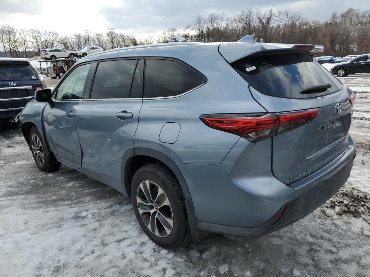 2021 Toyota Highlander - Image 2