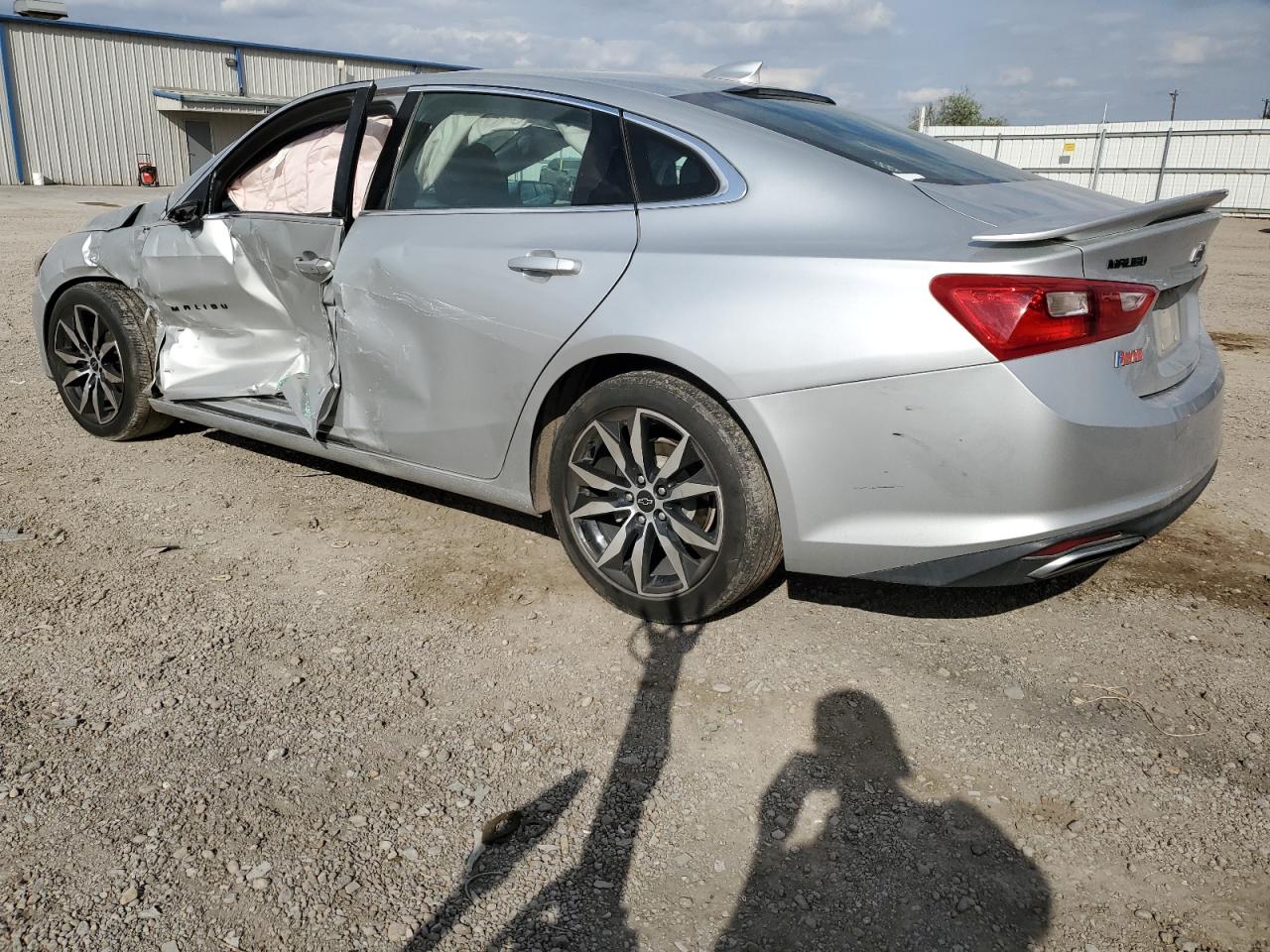 2021 Chevrolet Malibu - Image 2
