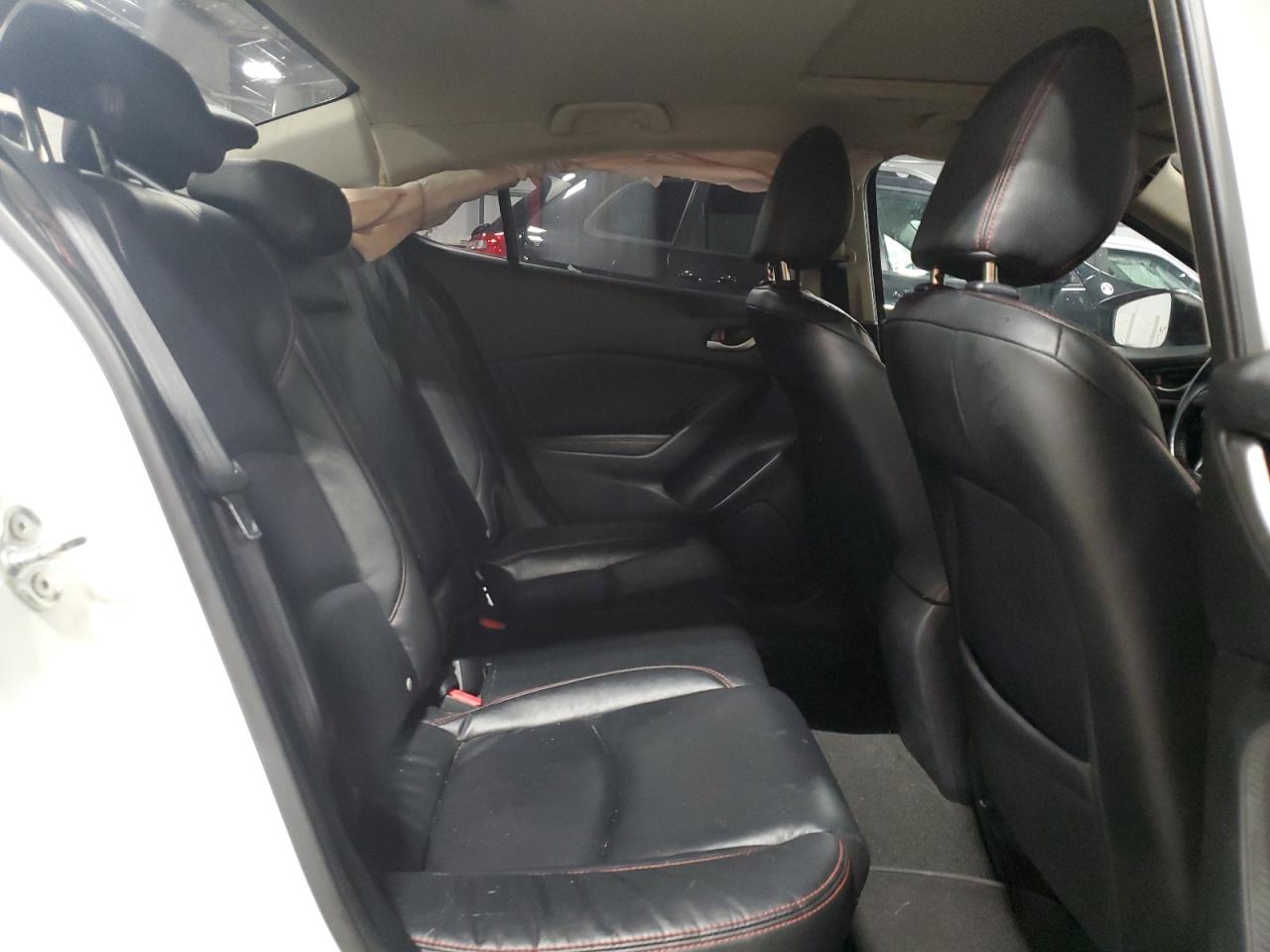 2015 Mazda 3 - Image 10