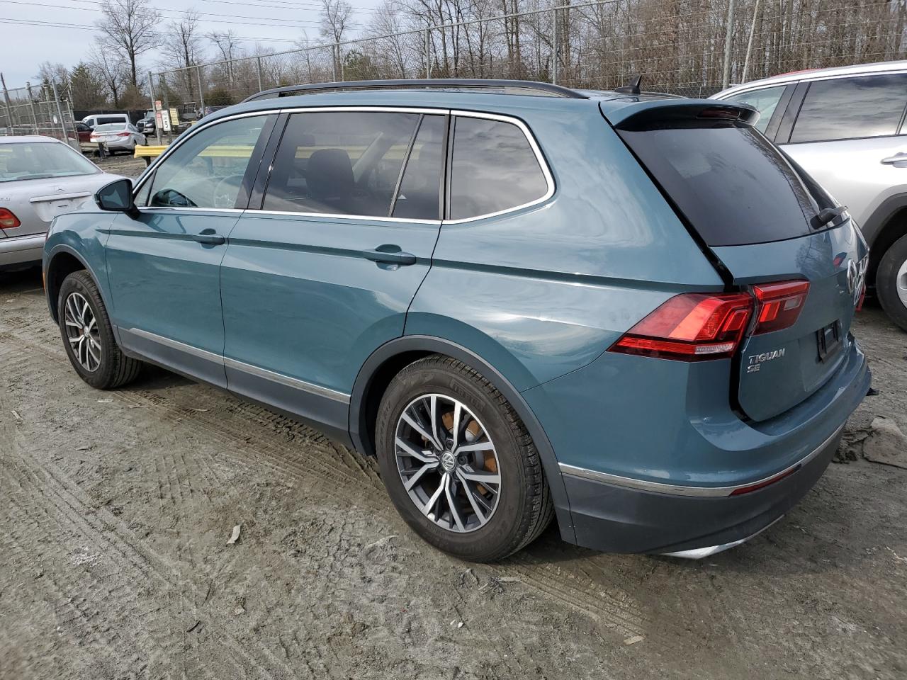 2020 Volkswagen Tiguan - Image 2