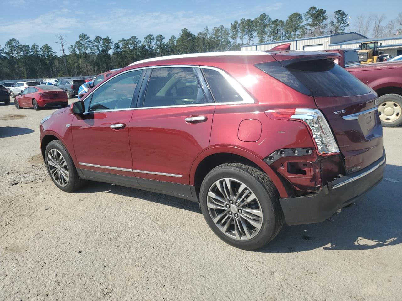2017 Cadillac XT5 - Image 2