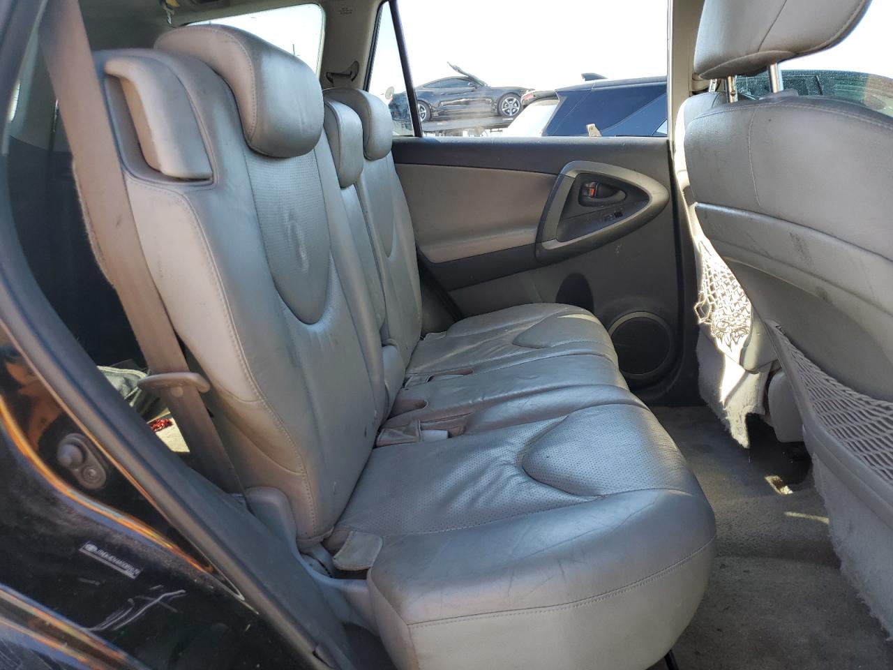 2010 Toyota RAV 4 - Image 11