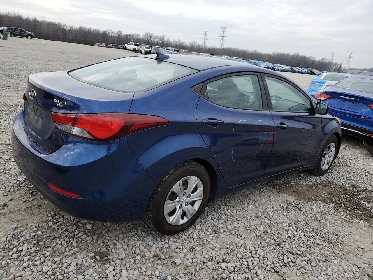 2016 Hyundai Elantra - Image 3