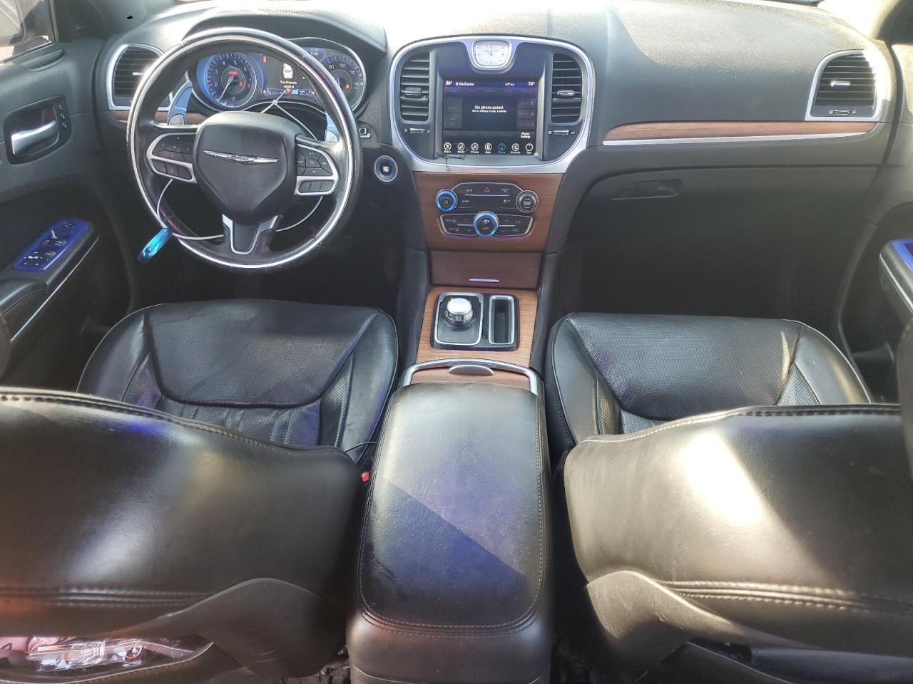 2017 Chrysler 300 - Image 8
