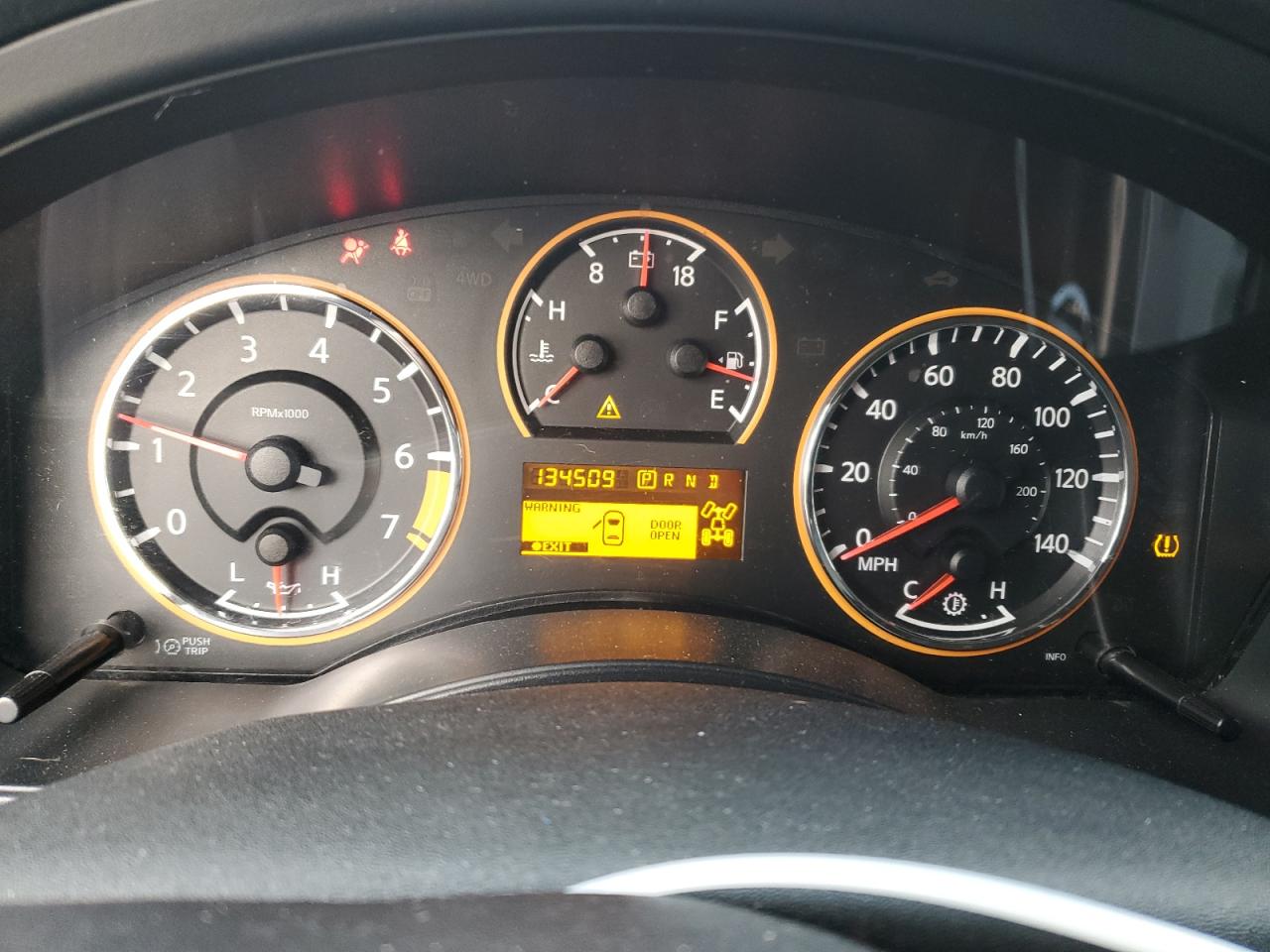 2010 Nissan Armada - Image 9