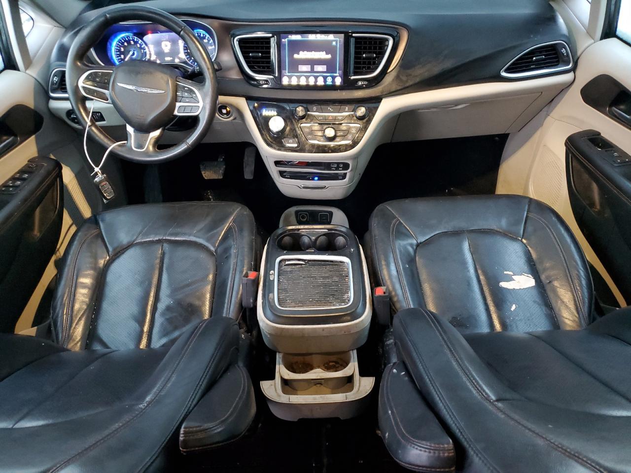 2018 Chrysler Pacifica - Image 8