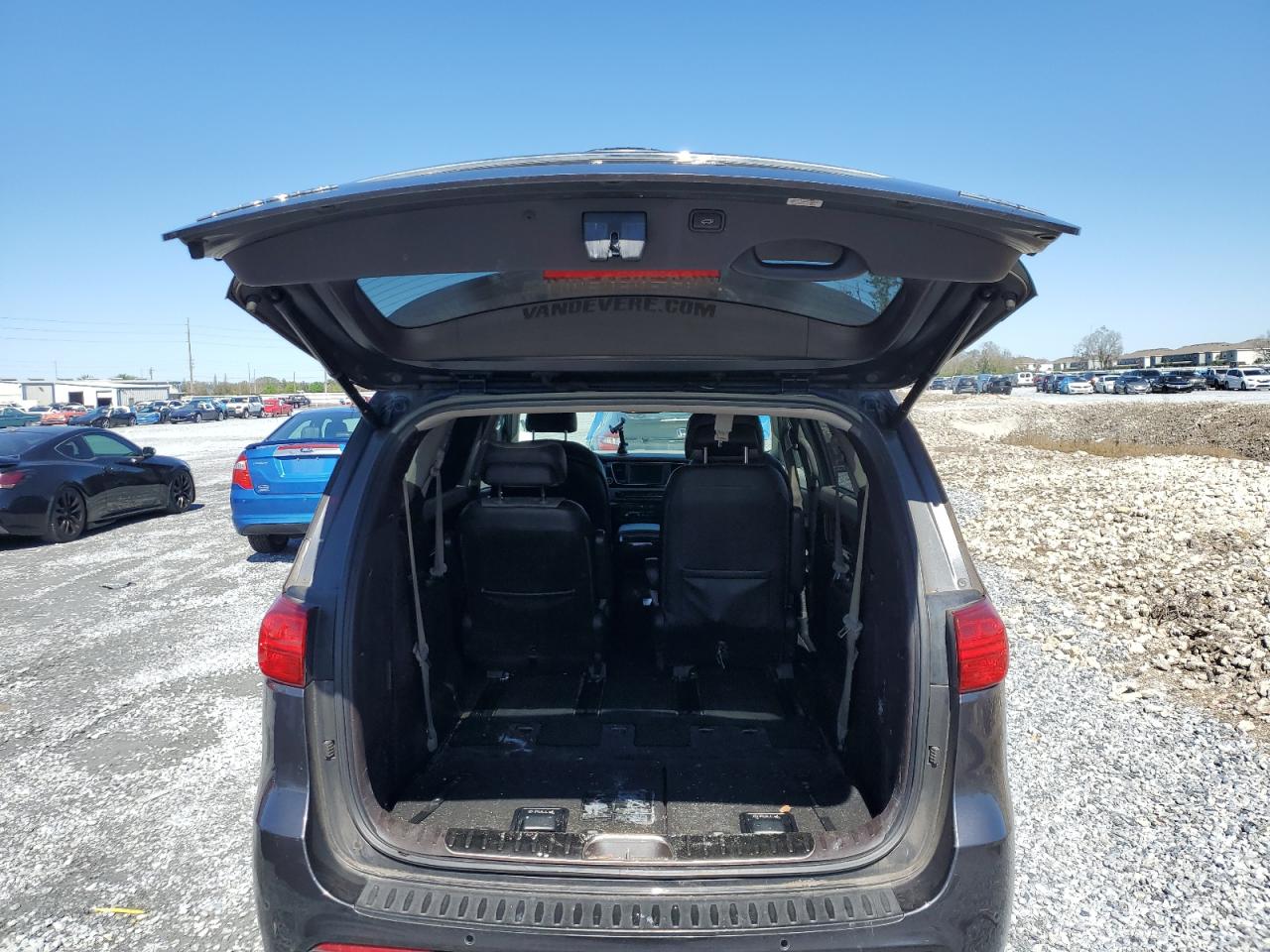 2015 Kia Sedona - Image 6