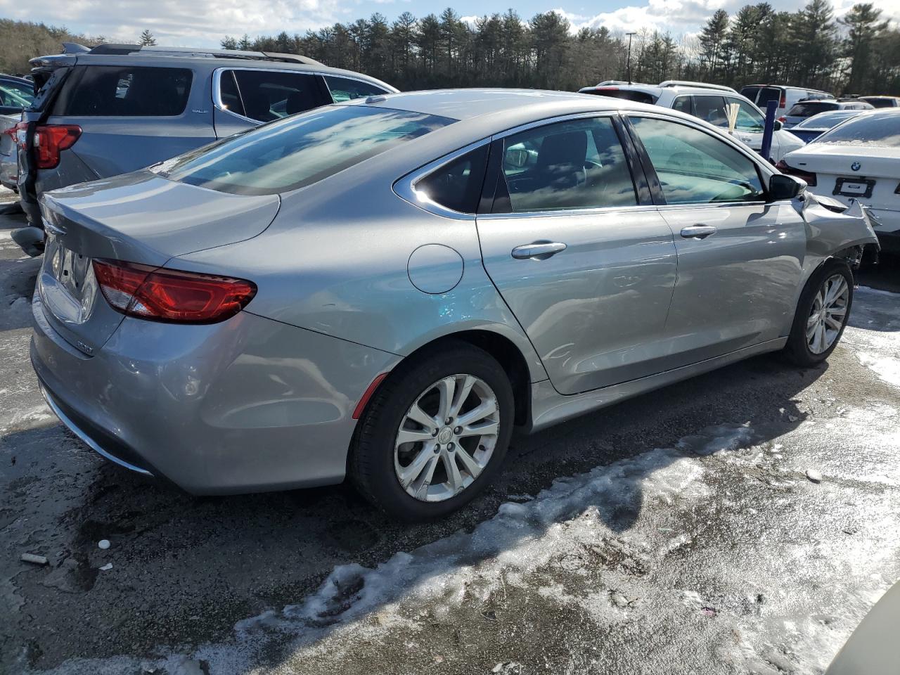 2015 Chrysler 200 - Image 3