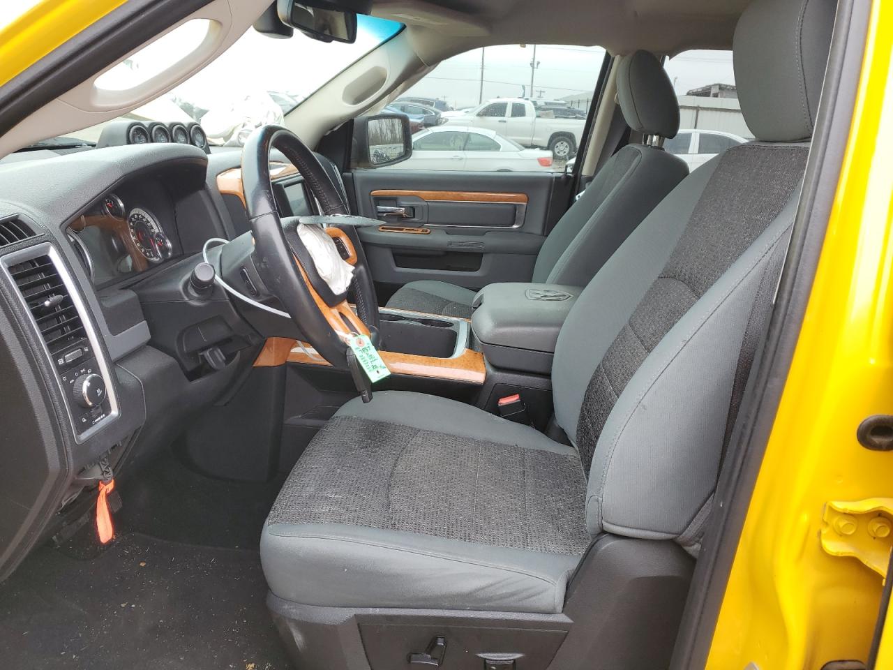 2016 RAM 1500 - Image 7