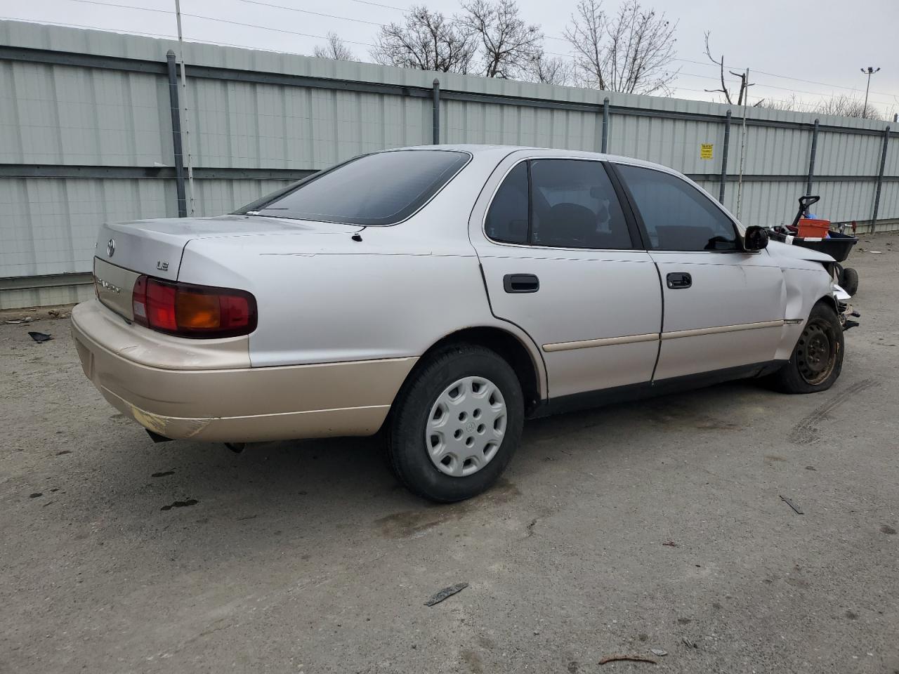 1996 Toyota Camry - Image 3