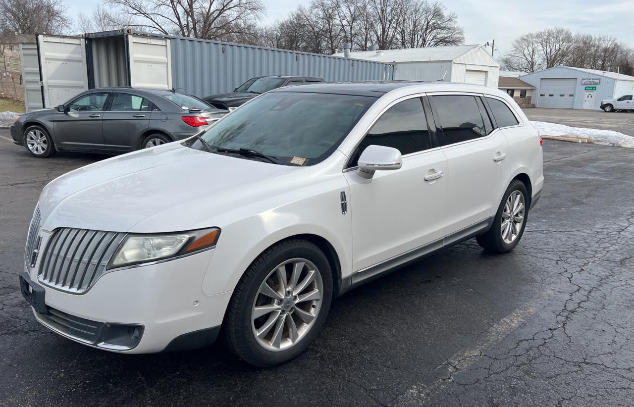 2011 Lincoln MKT - Image 2
