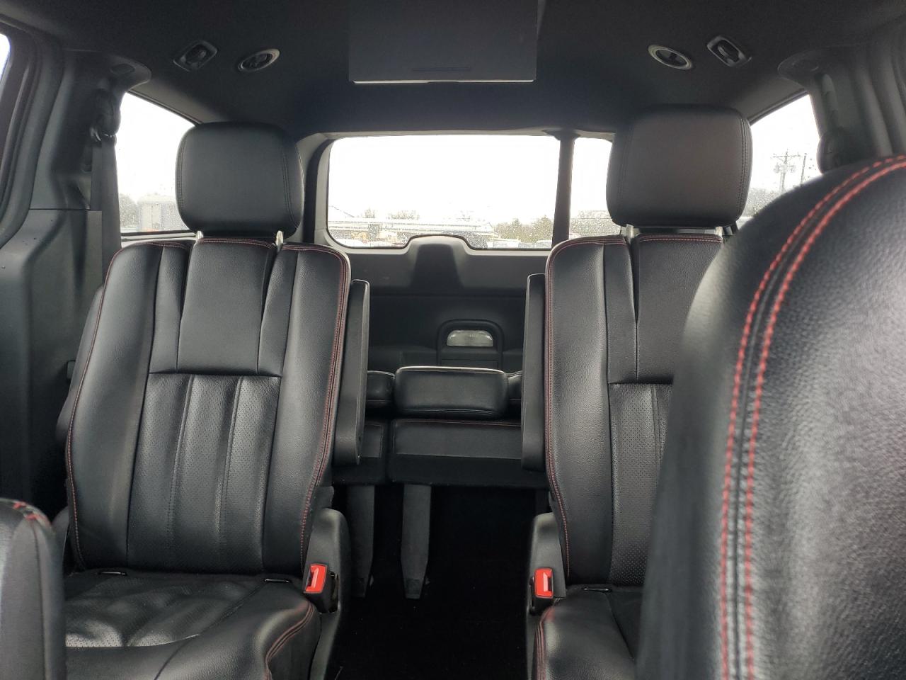 2016 Dodge Caravan - Image 10