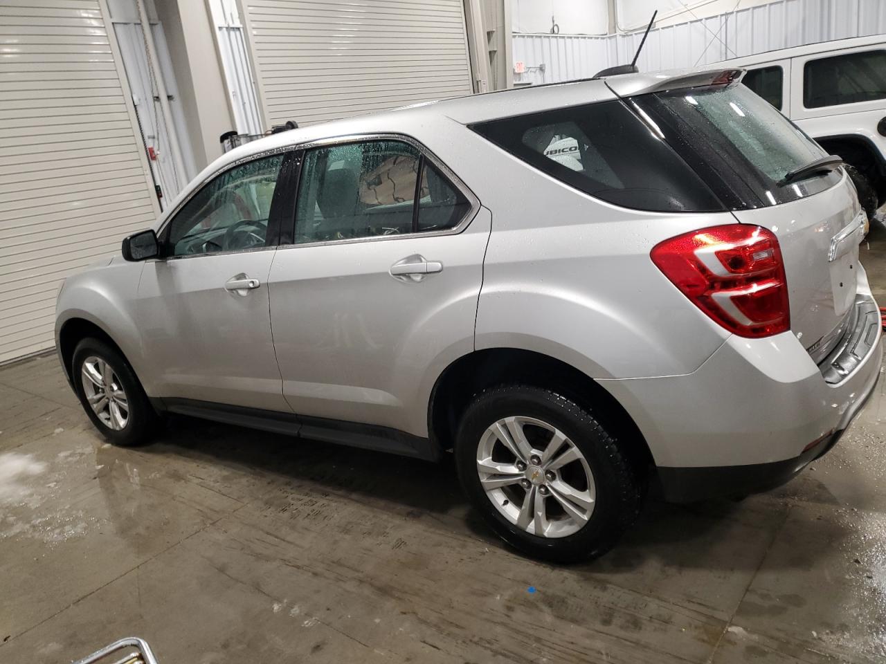 2016 Chevrolet Equinox - Image 2