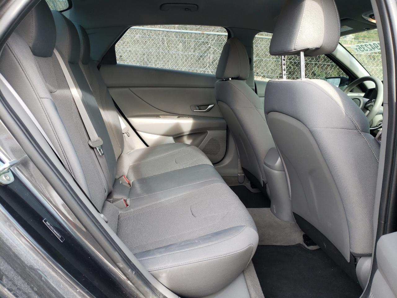 2021 Hyundai Elantra - Image 10