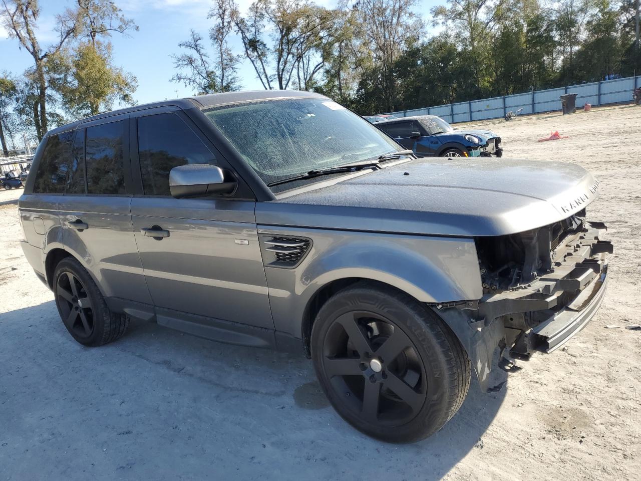 2011 Land Rover Range Rover - Image 4