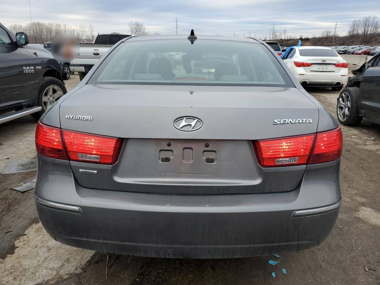 2009 Hyundai Sonata - Image 6