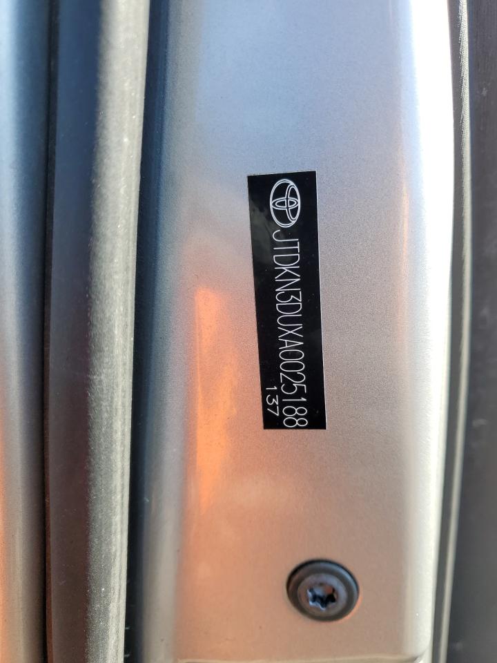 2010 Toyota Prius - Image 12