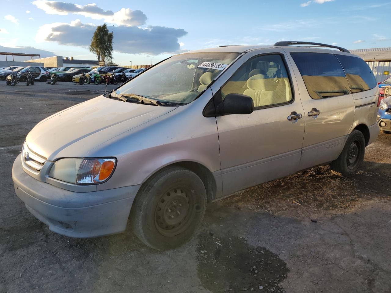 2001 Toyota Sienna - Image 1