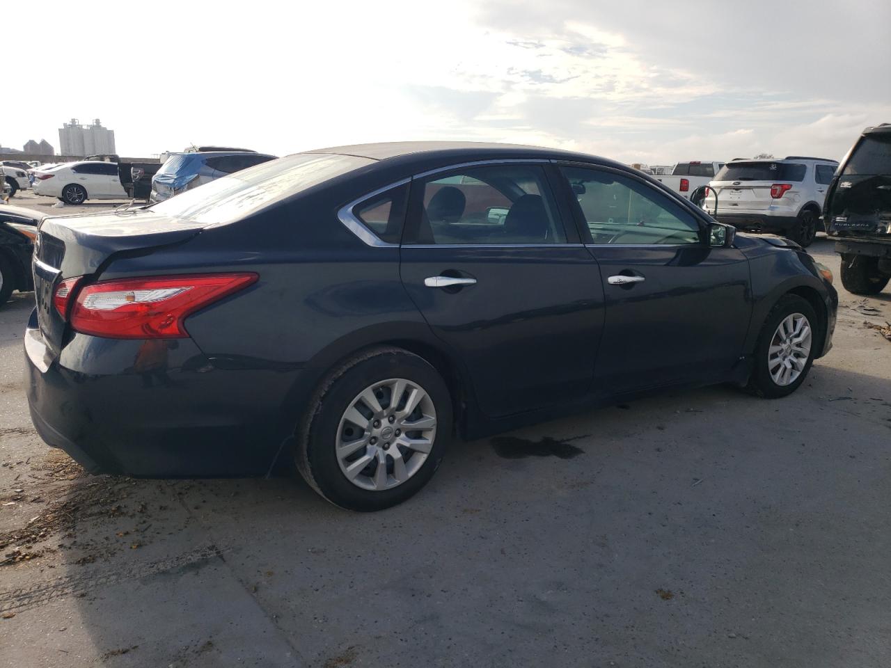 2016 Nissan Altima - Image 3