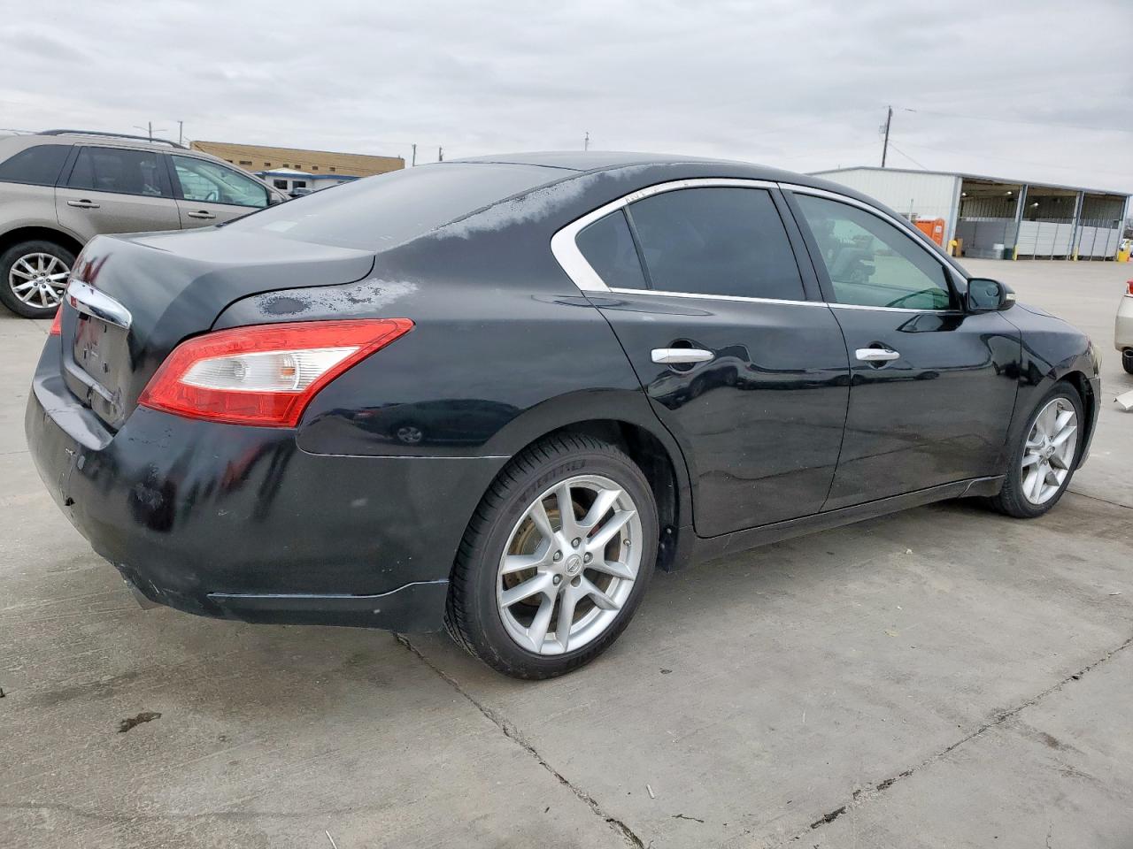 2009 Nissan Maxima - Image 3