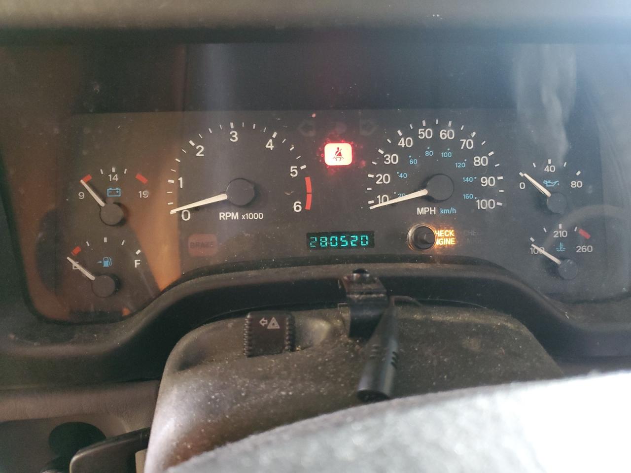 1998 Jeep Wrangler - Image 9