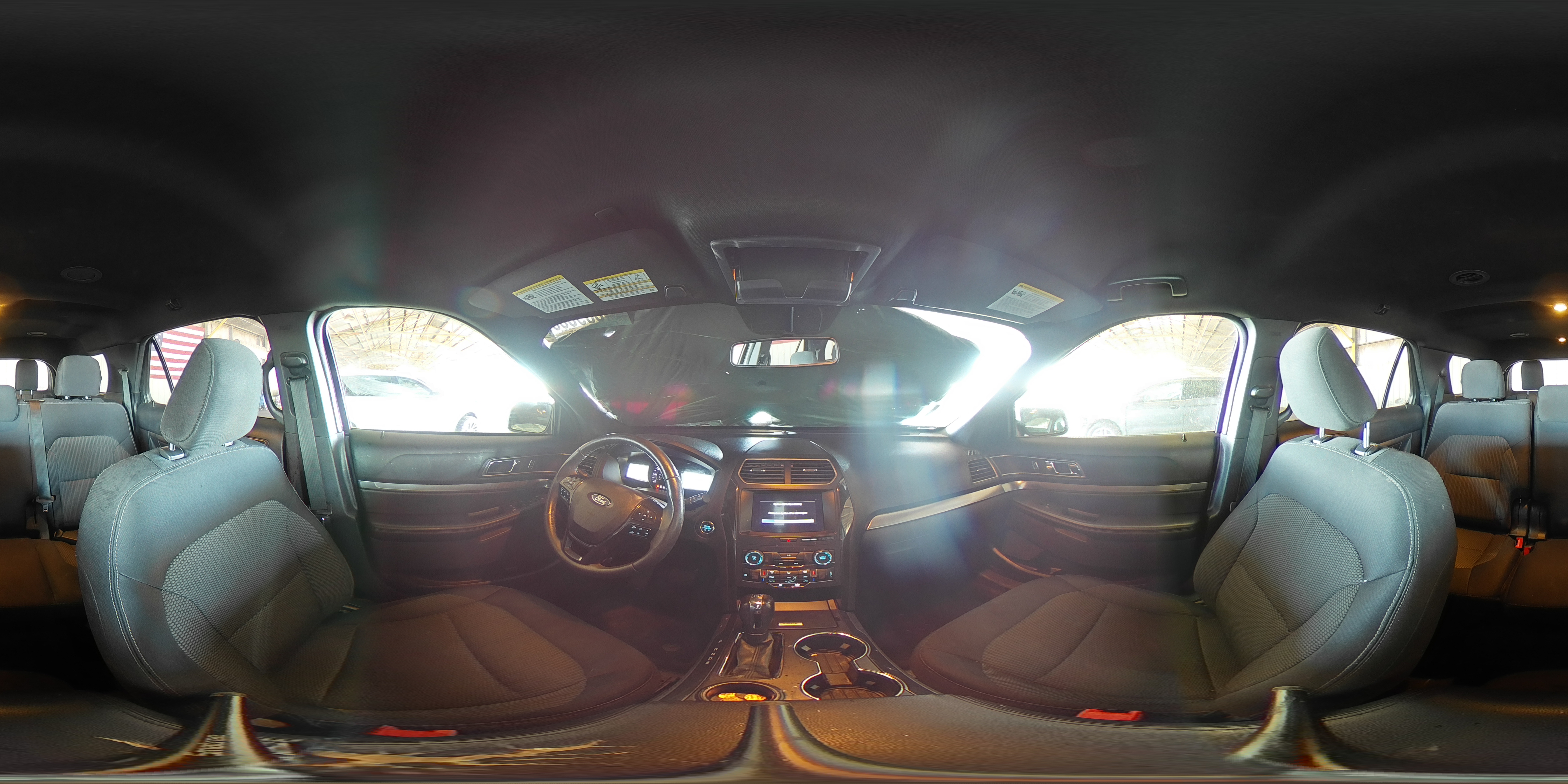 2019 Ford Explorer - Image 13