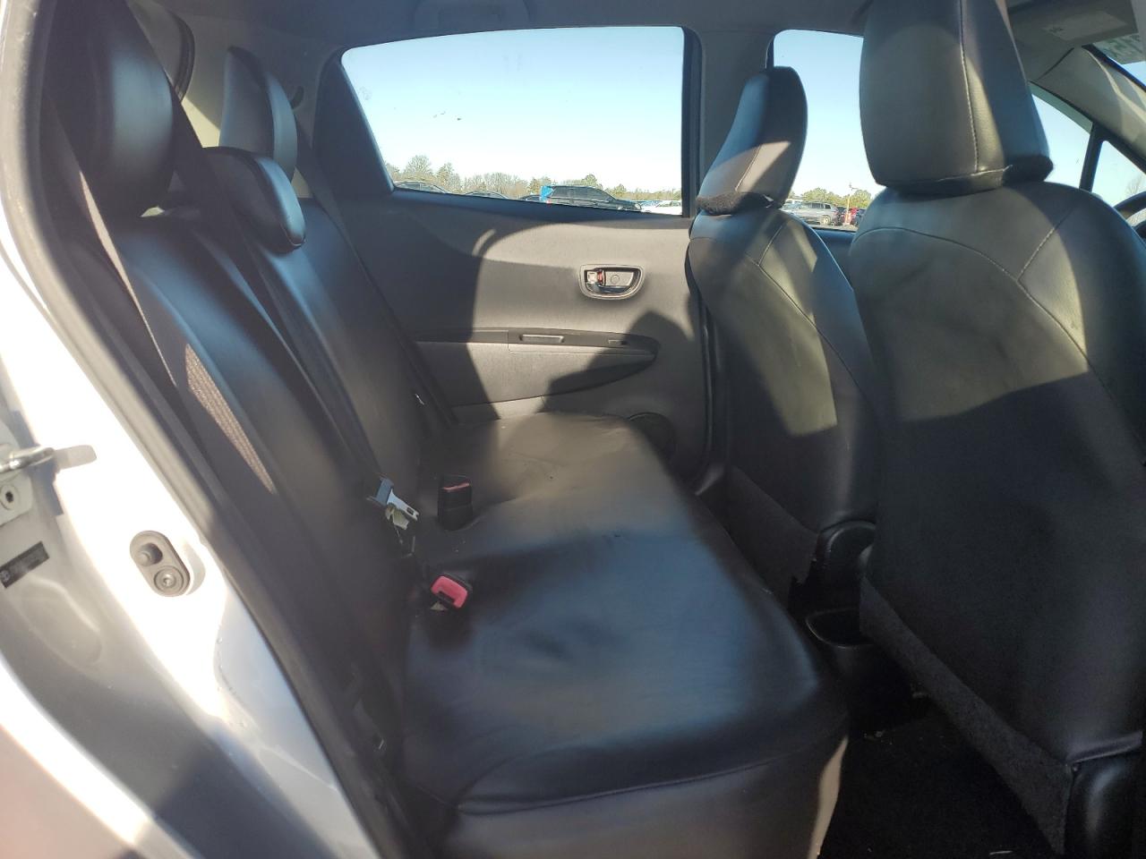 2012 Toyota Yaris - Image 11