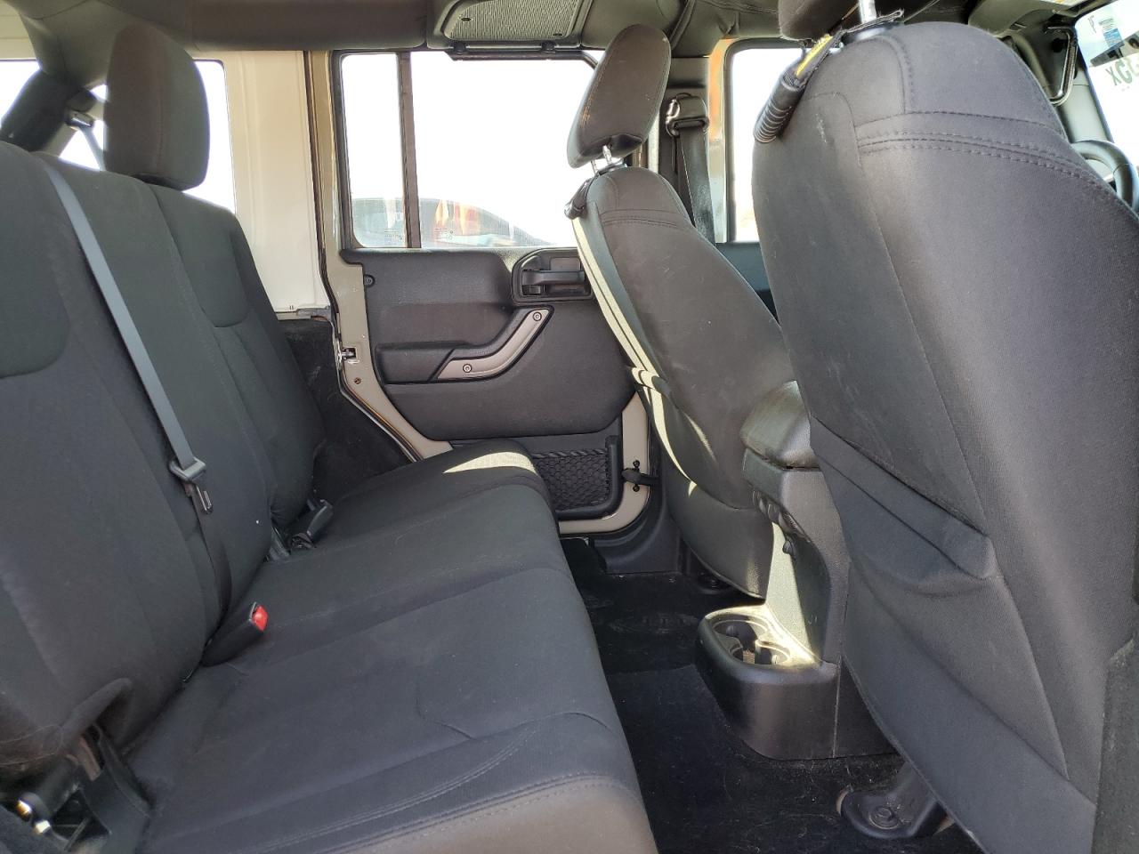 2018 Jeep Wrangler - Image 11