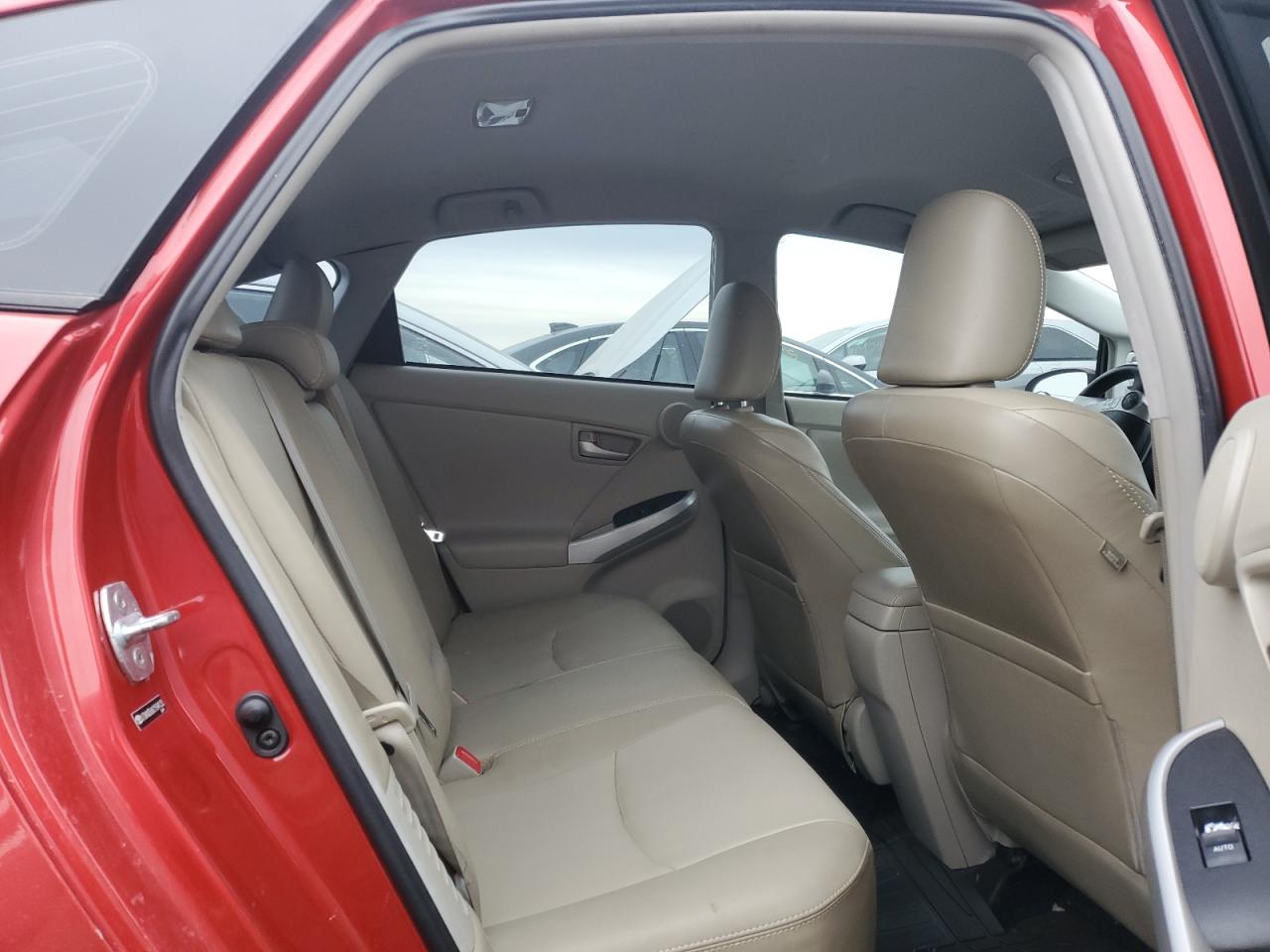 2012 Toyota Prius - Image 10