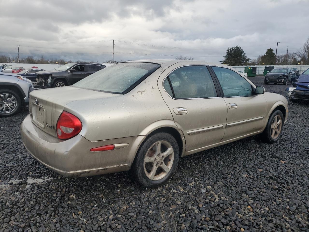2000 Nissan Maxima - Image 3