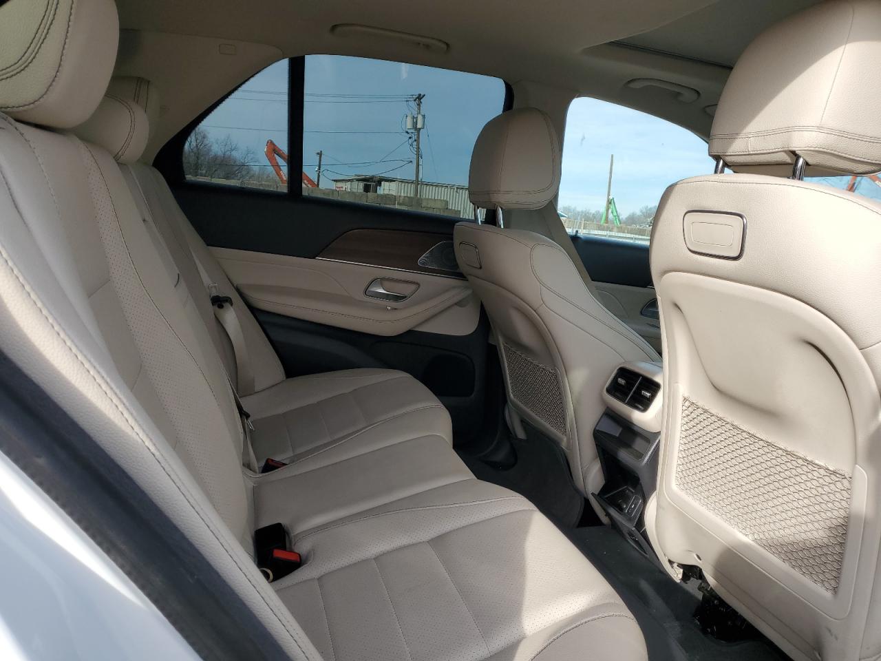 2020 Mercedes-Benz GLE - Image 11