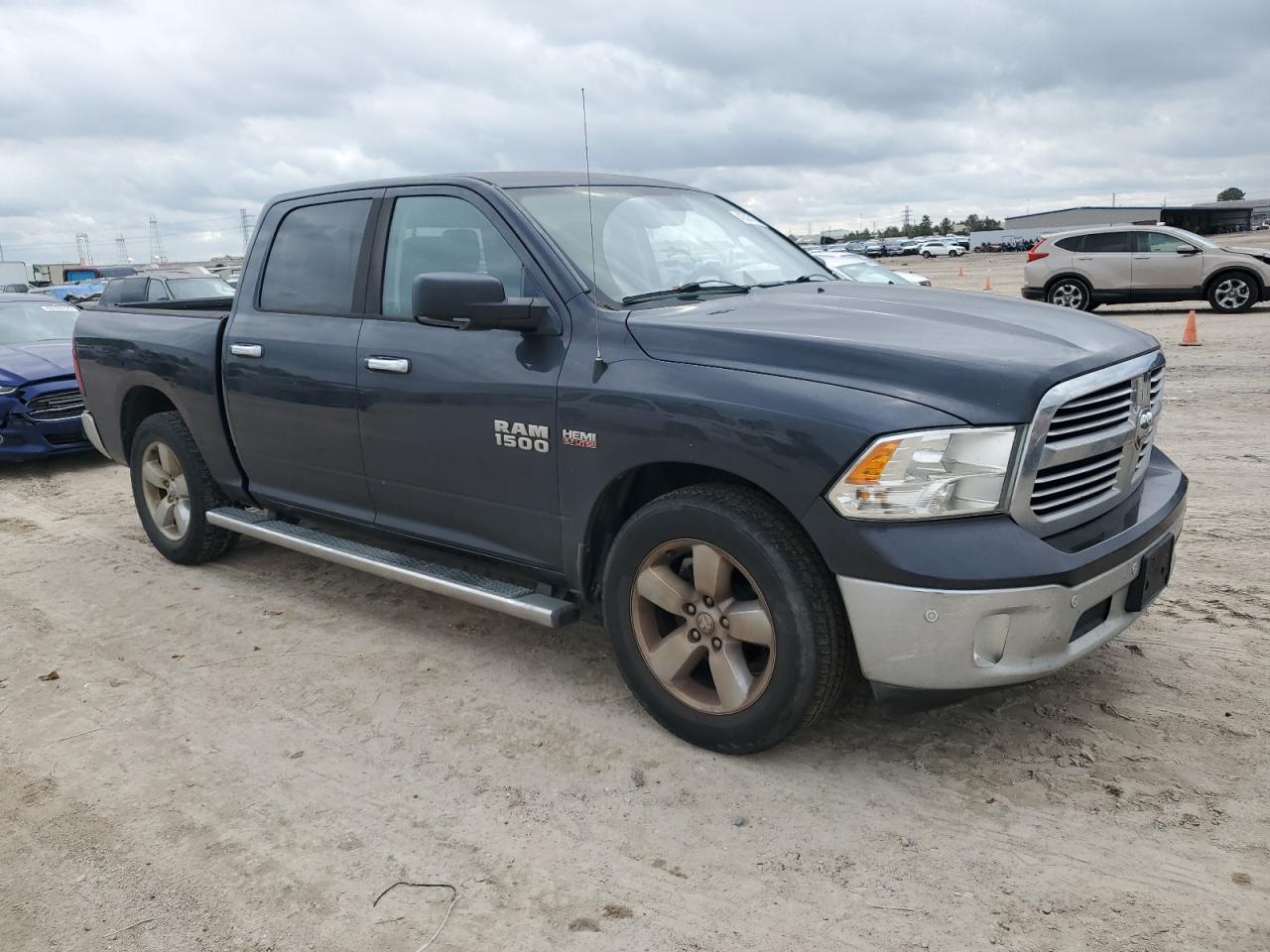2015 RAM 1500 - Image 4