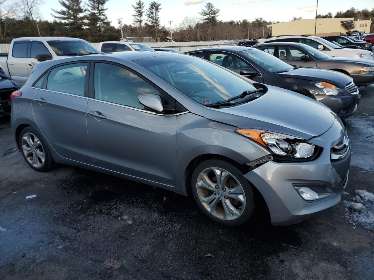 2013 Hyundai Elantra - Image 4