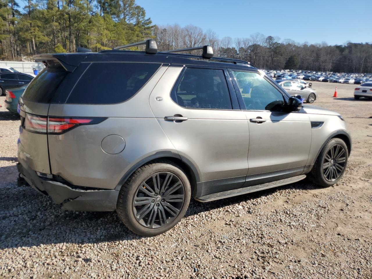 2019 Land Rover Discovery - Image 3