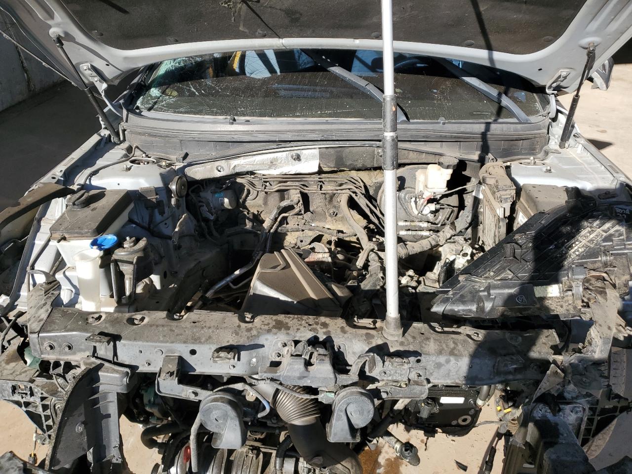 2016 Hyundai Sonata - Image 13
