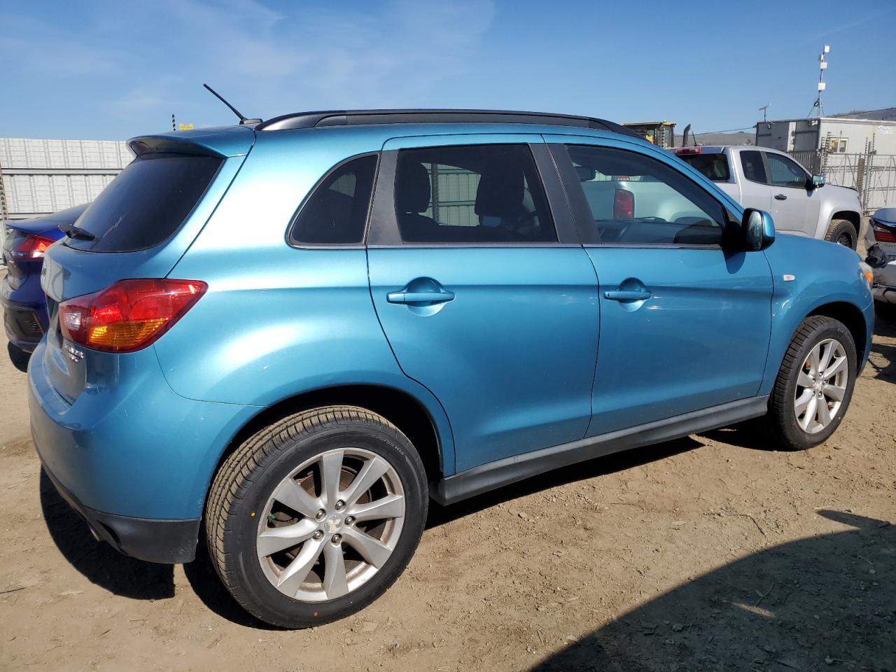 2013 Mitsubishi Outlander - Image 3