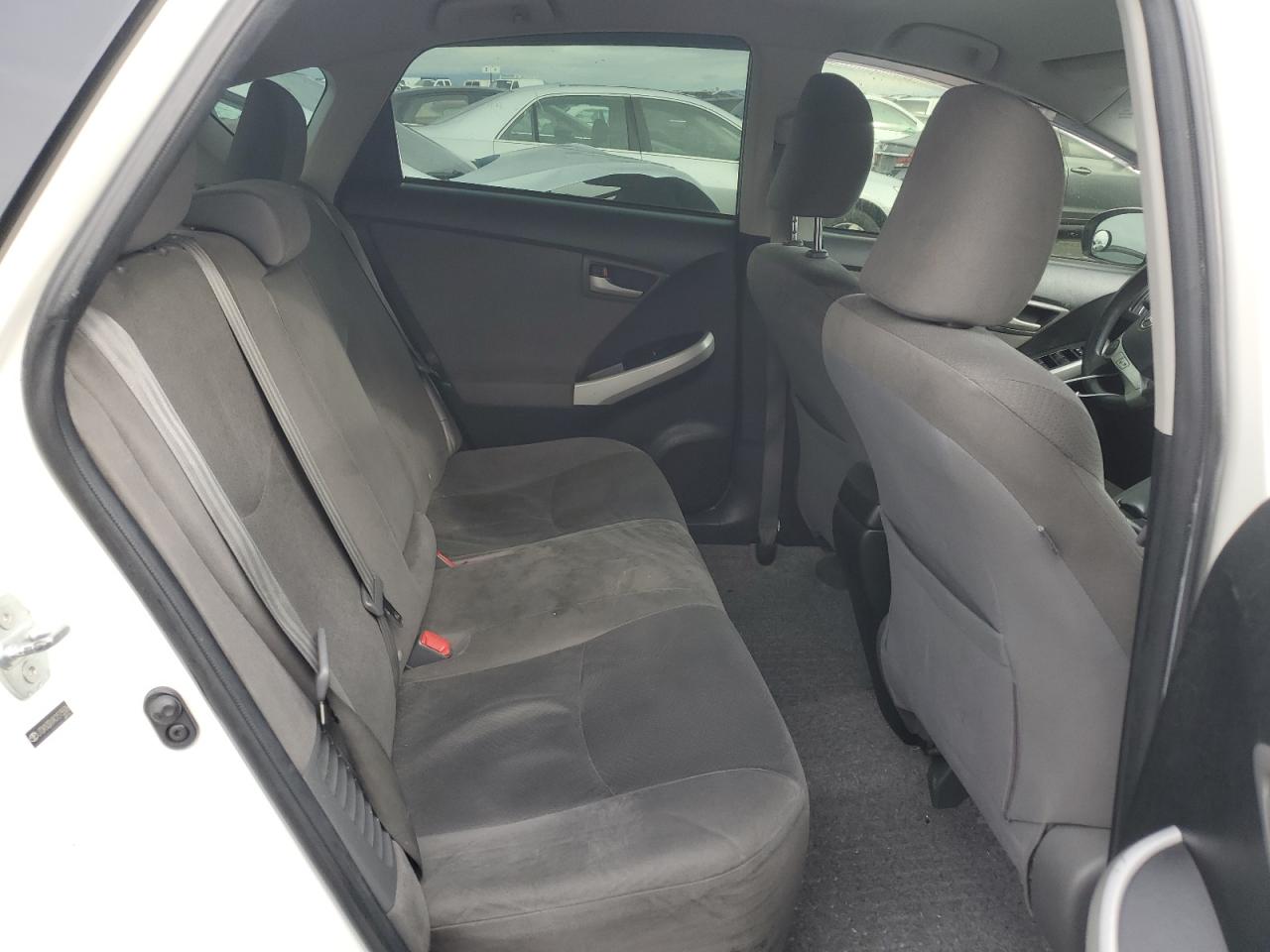 2012 Toyota Prius - Image 10