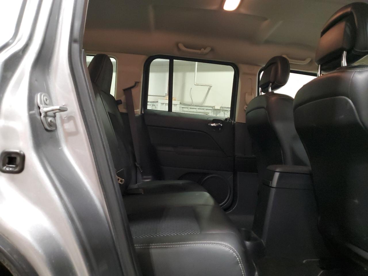 2016 Jeep Liberty (Patriot) - Image 11
