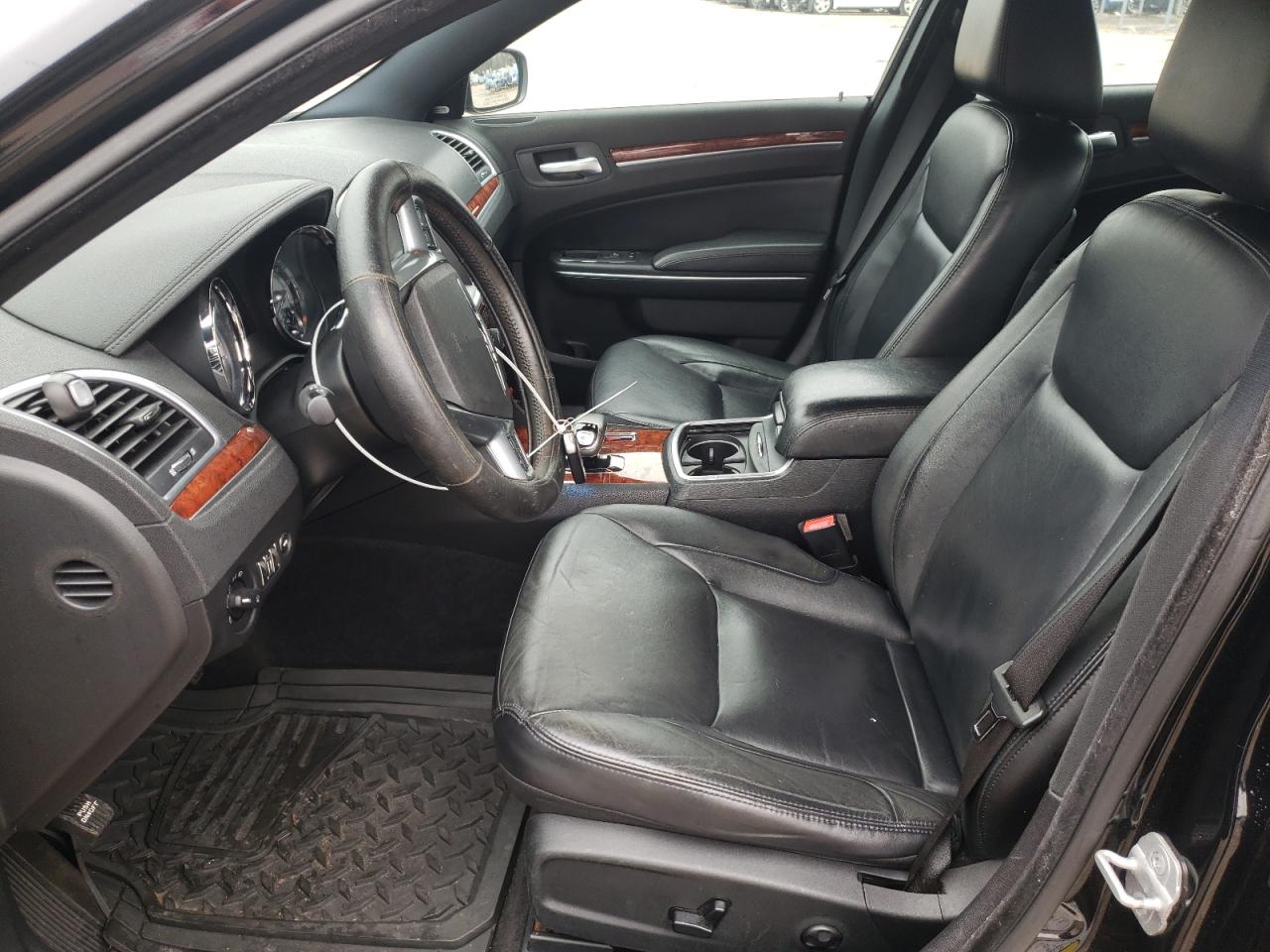 2012 Chrysler 300 - Image 7