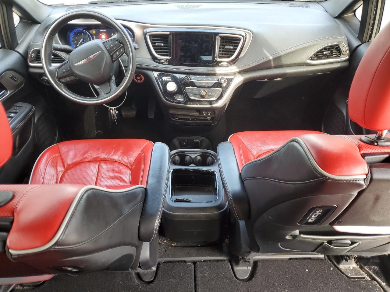 2020 Chrysler Pacifica - Image 8