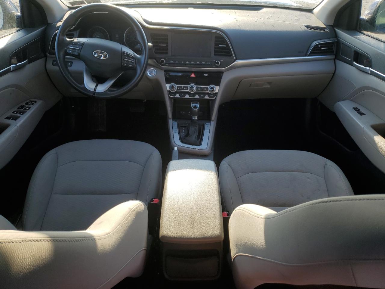 2020 Hyundai Elantra - Image 8