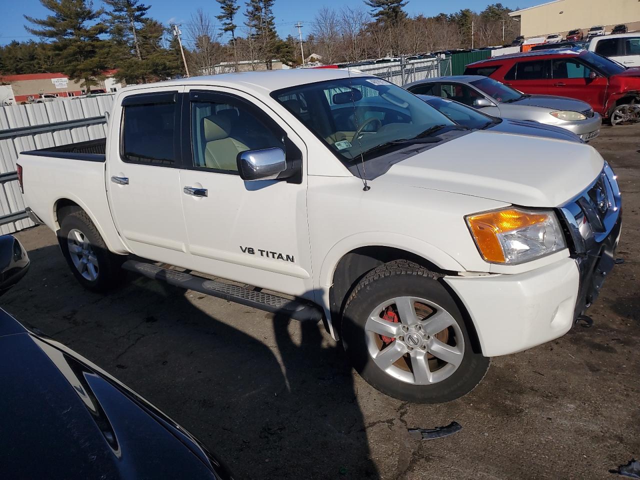 2011 Nissan Titan - Image 4