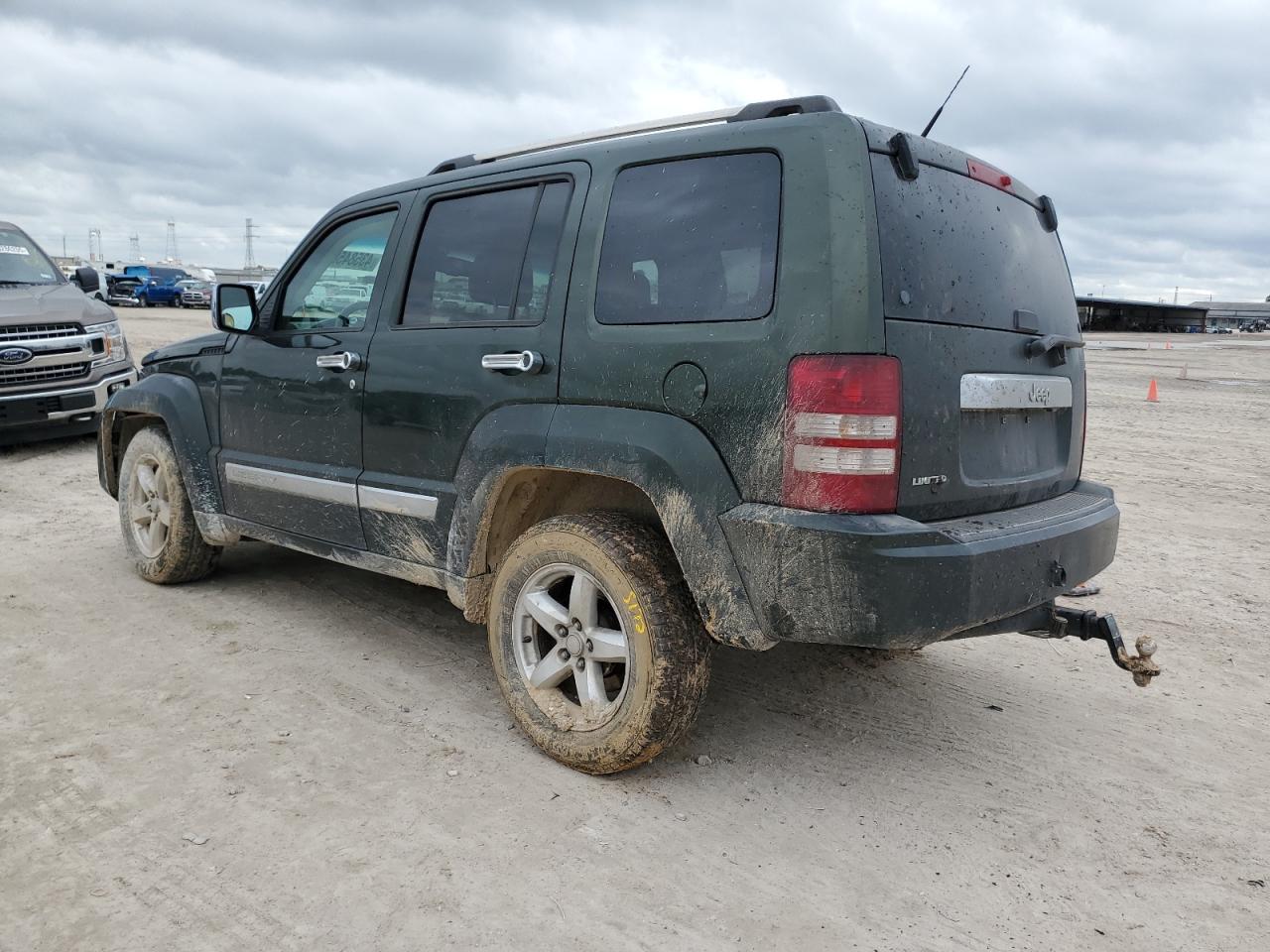 2011 Jeep Liberty (North America) - Image 2